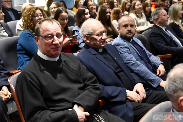 Konferencja o św. Mikołaju w Głogowie