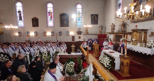 Pogrzeb ks. Piotra Suski