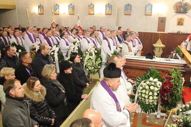 Ostatnie pożegnanie śp. ks. Piotra Suski