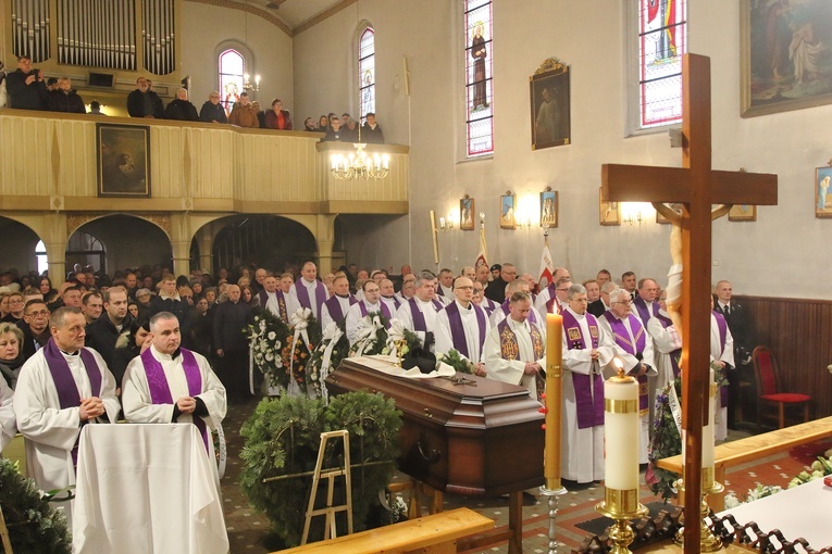 Ostatnie pożegnanie śp. ks. Piotra Suski