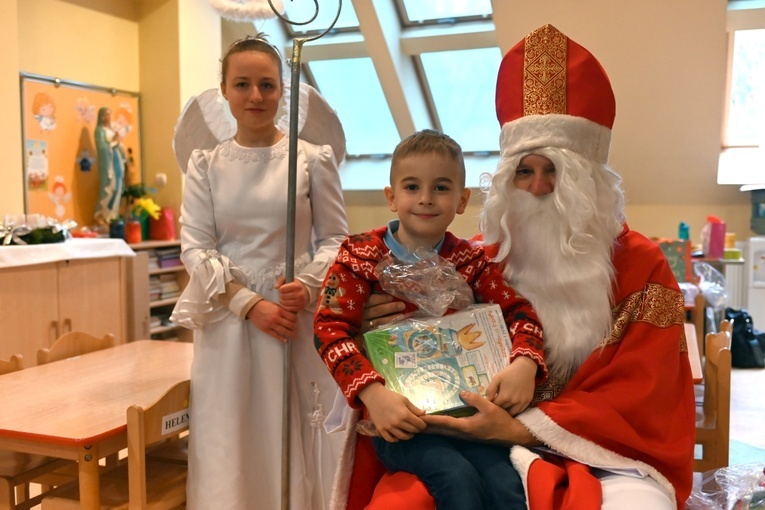 Św. Mikołaj odwiedził przedszkole sióstr prezentek
