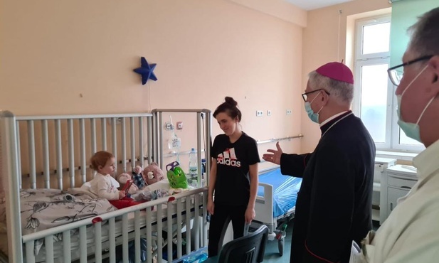 Katowice. Abp Skworc w Górnośląskim Centrum Zdrowia Dziecka