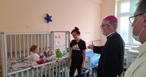 Katowice. Abp Skworc w Górnośląskim Centrum Zdrowia Dziecka