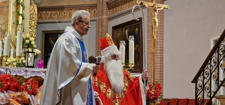 Święty biskup z prezentami w diecezji świdnickiej