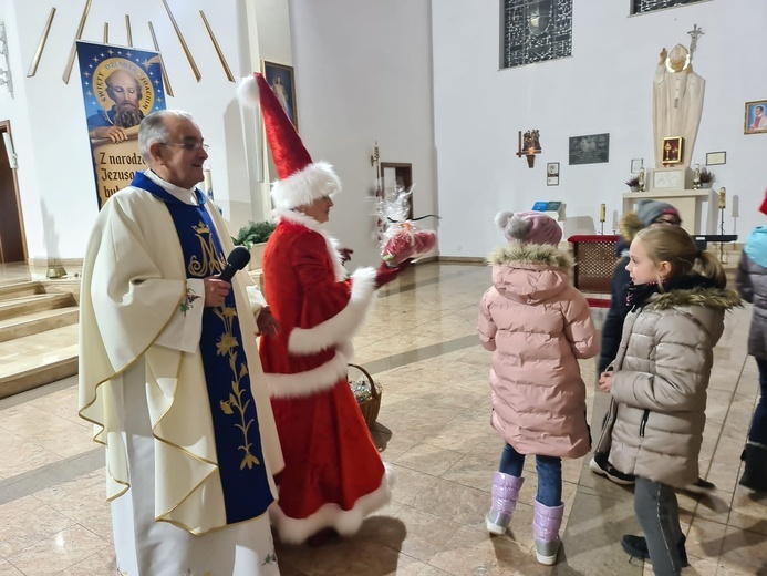 Święty biskup z prezentami w diecezji świdnickiej