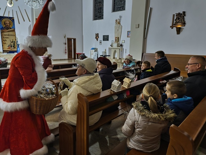 Święty biskup z prezentami w diecezji świdnickiej