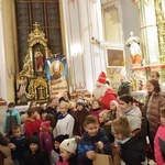 Święty biskup z prezentami w diecezji świdnickiej