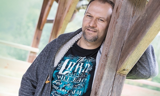 – Historia przesłuchiwania Eugeniusza Bodo (poniżej) zaczyna się absurdalnie i groteskowo, a później zamienia w metafizyczny horror – opowiada reżyser Jakub Kornacki.