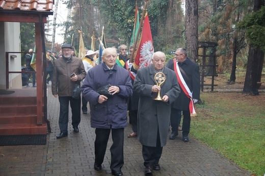 Bujaków. Wprowadzenie relikwii patrona pszczelarzy