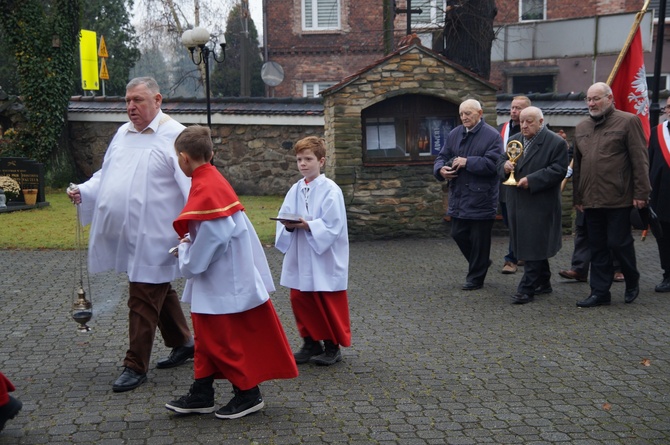 Bujaków. Wprowadzenie relikwii patrona pszczelarzy