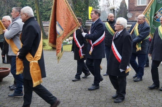 Bujaków. Wprowadzenie relikwii patrona pszczelarzy