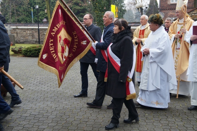 Bujaków. Wprowadzenie relikwii patrona pszczelarzy