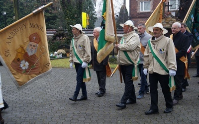 Bujaków. Wprowadzenie relikwii patrona pszczelarzy