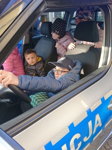 Policjanci z powiatu ząbkowickiego zorganizowali zbiórkę darów dla dzieci