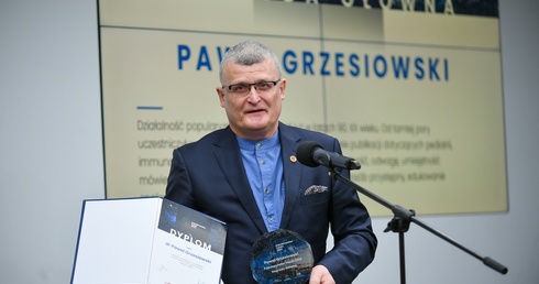 Dr Paweł Grzesiowski z Nagrodą Główną w konkursie Popularyzator Nauki