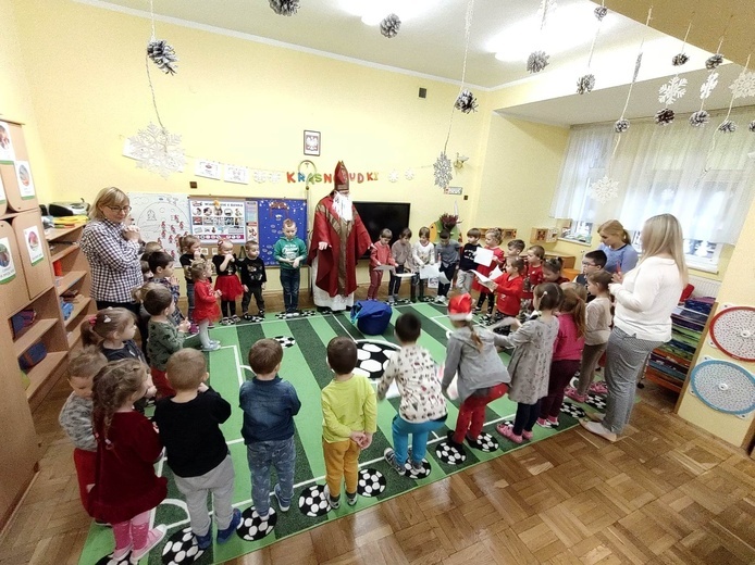 Tegoroczne spotkanie ze św. Mikołajem dzieci uczęszczających do świetlicy