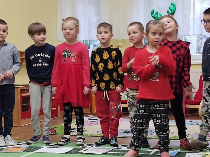 Tegoroczne spotkanie ze św. Mikołajem dzieci uczęszczających do świetlicy