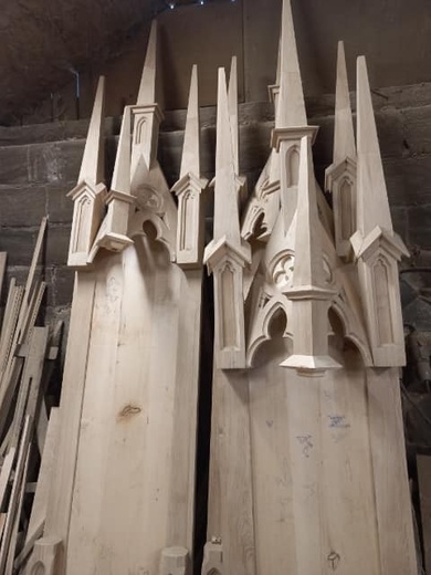 Przebieg prac odbudowy ołtarza w kościele św. Barbary