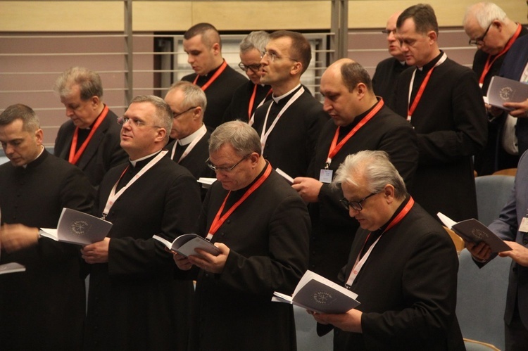 Tarnów. Ósma sesja plenarna V Synodu Diecezji Tarnowskiej