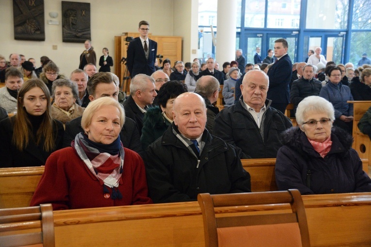 Ostatnie przygotowania do celebracji święceń biskupich