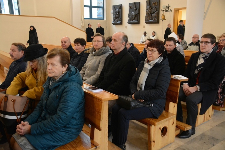 Ostatnie przygotowania do celebracji święceń biskupich