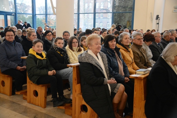 Ostatnie przygotowania do celebracji święceń biskupich