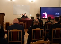 Uczestnicy spotkania mogli wysłuchać nowego opowiadania biskupa Krzysztofa Nitkiewicza.