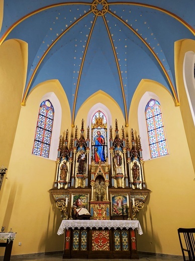 Przebieg prac odbudowy ołtarza w kościele św. Barbary