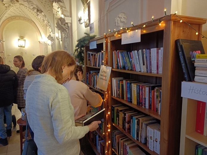Dominikański kiermasz świąteczny - DominiCafe
