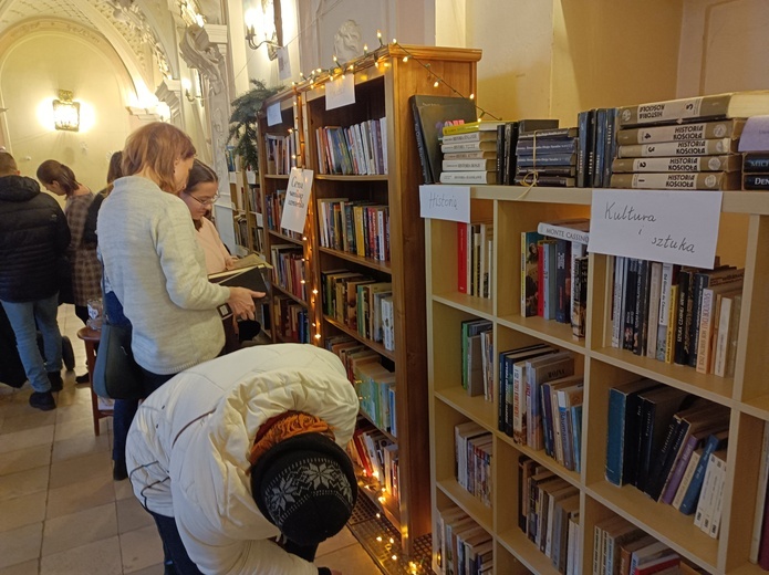 Dominikański kiermasz świąteczny - DominiCafe