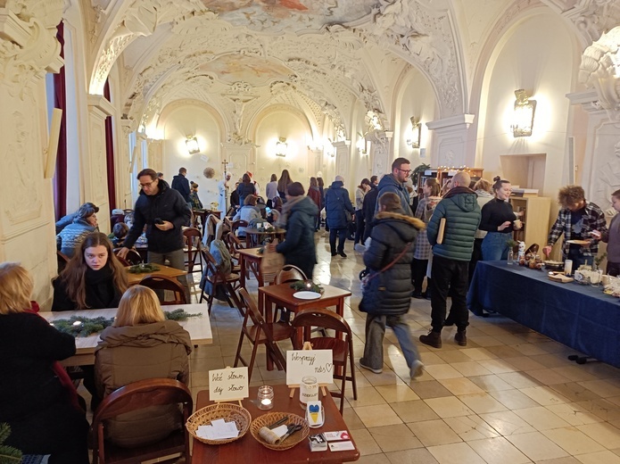 Dominikański kiermasz świąteczny - DominiCafe