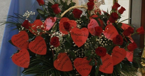 Z imionami w sercach