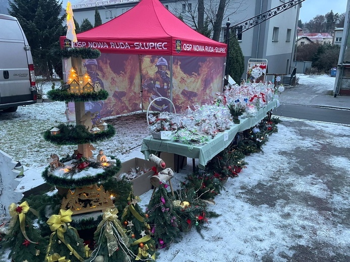Parafialny jarmark w Nowej Rudzie Słupcu