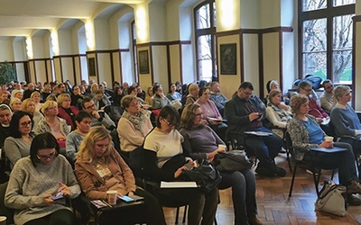 W dwóch sesjach adwentowego dnia skupienia wzięło udział łącznie ok. 500 spośród ponad 800 nauczycieli religii w archidiecezji.