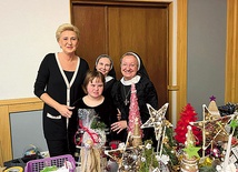 ▲	Wychowankowie zakonnic gościli na kiermaszu bożonarodzeniowym w Pałacu Prezydenckim. 