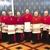 Kapłani wzięli udział w przekazaniu dekretu Stolicy Apostolskiej nadającego patronat św. Mikołaja. Uroczystość odbyła się w ratuszu.