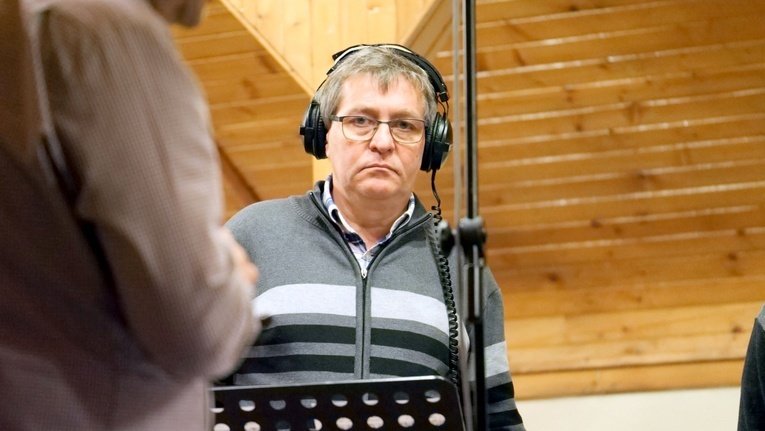 Nagranie świątecznej piosenki przez Rodzinę "Sygnału Miłosiedzia"