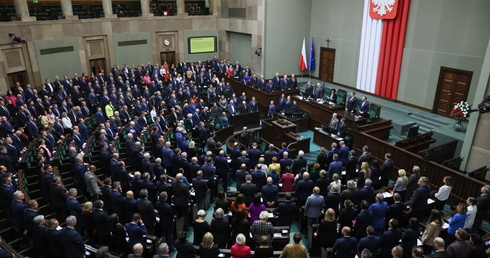 Sejm przyjął w czwartek ustawę budżetową na 2023 r.