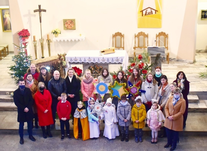 Kolędnicy Misyjni zaśpiewają dla małych Papuasów