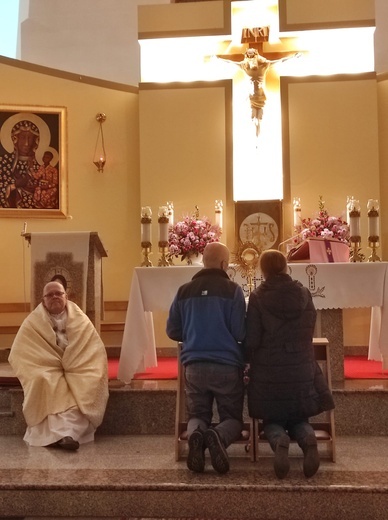 Adoracja Najświętszego Sakramentu dla małżonków