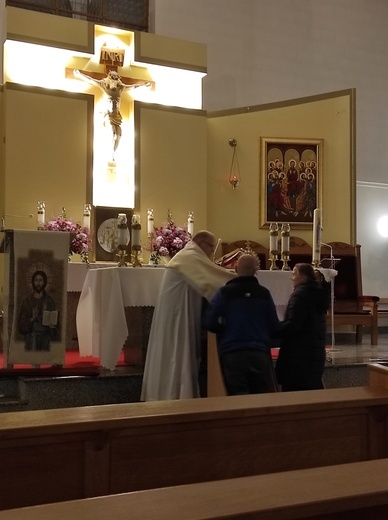 Adoracja Najświętszego Sakramentu dla małżonków