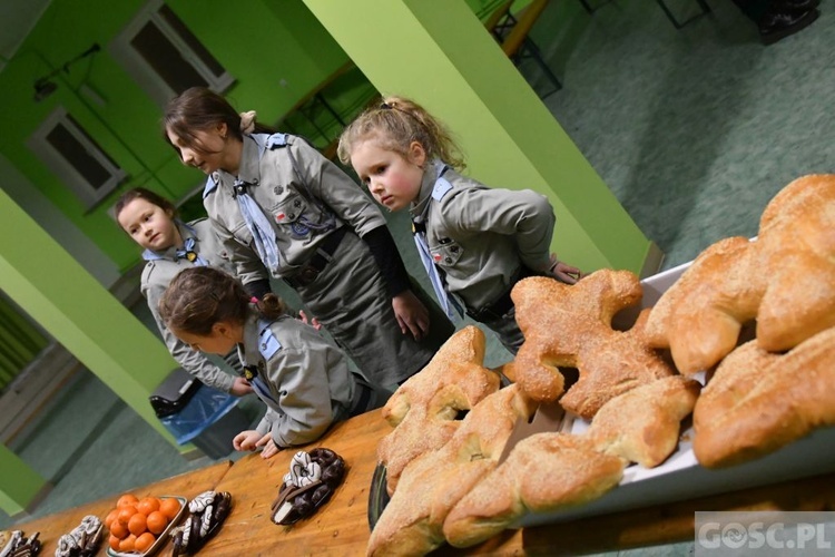 Gorzów Wlkp. Przekazanie Betlejemskiego Światła Pokoju