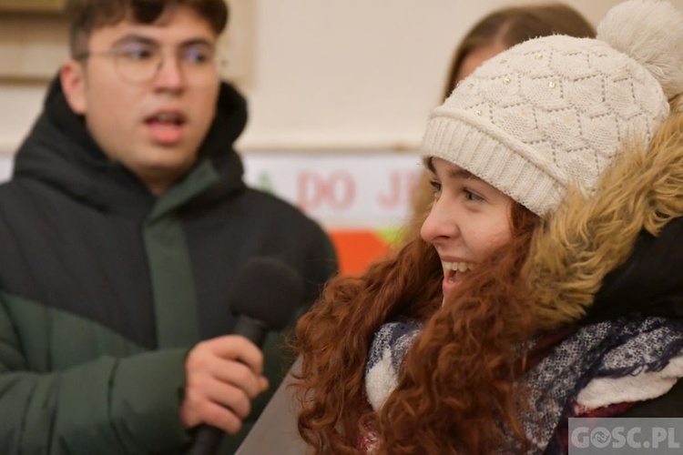 Gorzów Wlkp. Przekazanie Betlejemskiego Światła Pokoju