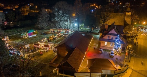 Zagroda w Cięcinie znów czeka na wszystkich, którzy odwiedzą Jarmark Bożonarodzeniowy i pomogą Martynie.