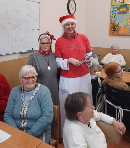 Dzierżoniów. Świąteczny nastrój w ZOL-u sióstr elżbietanek