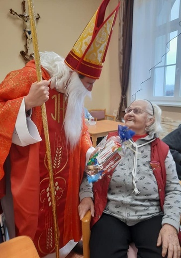 Dzierżoniów. Świąteczny nastrój w ZOL-u sióstr elżbietanek