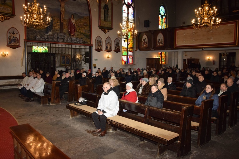 Wprowadzenie relikwii Prymasa Tysiąclecia