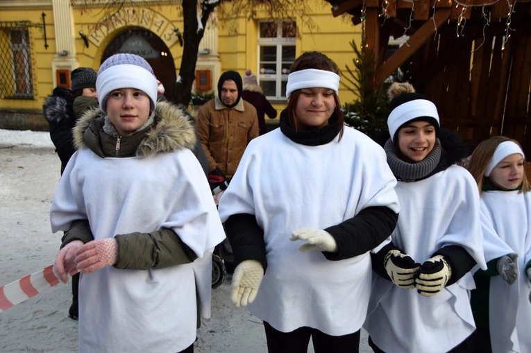 Świdnica. Jasełka w Rynku przygotowane przez MDK