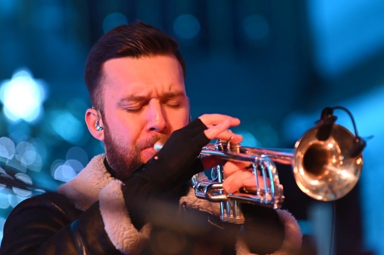 Strzegom zakolędował z zespołem Enej