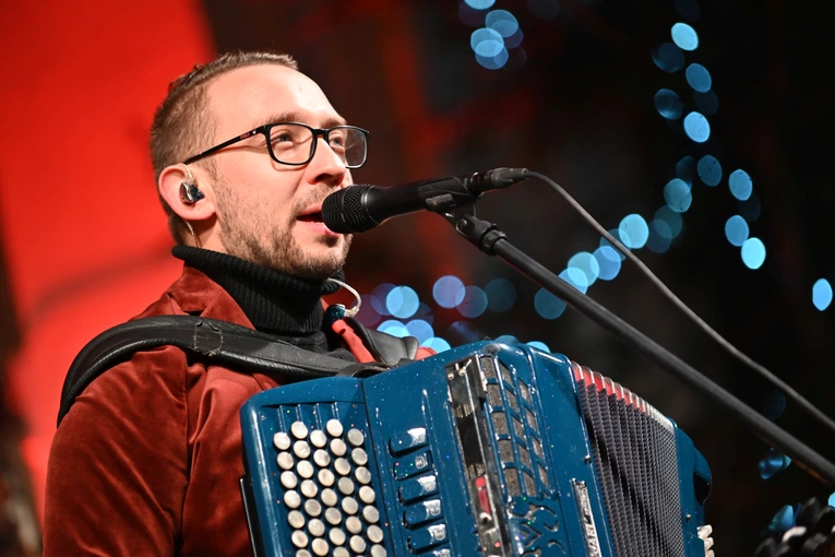 Strzegom zakolędował z zespołem Enej